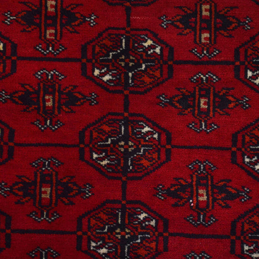 Oriental Bukhara Carpet 4' 0" x 6' 4" (ft) - No. 9033