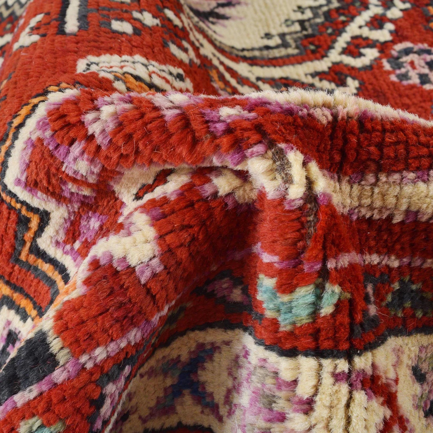 Persian Shirazi Design Rug 4' 11" x 6' 6" (ft) - No. B29773