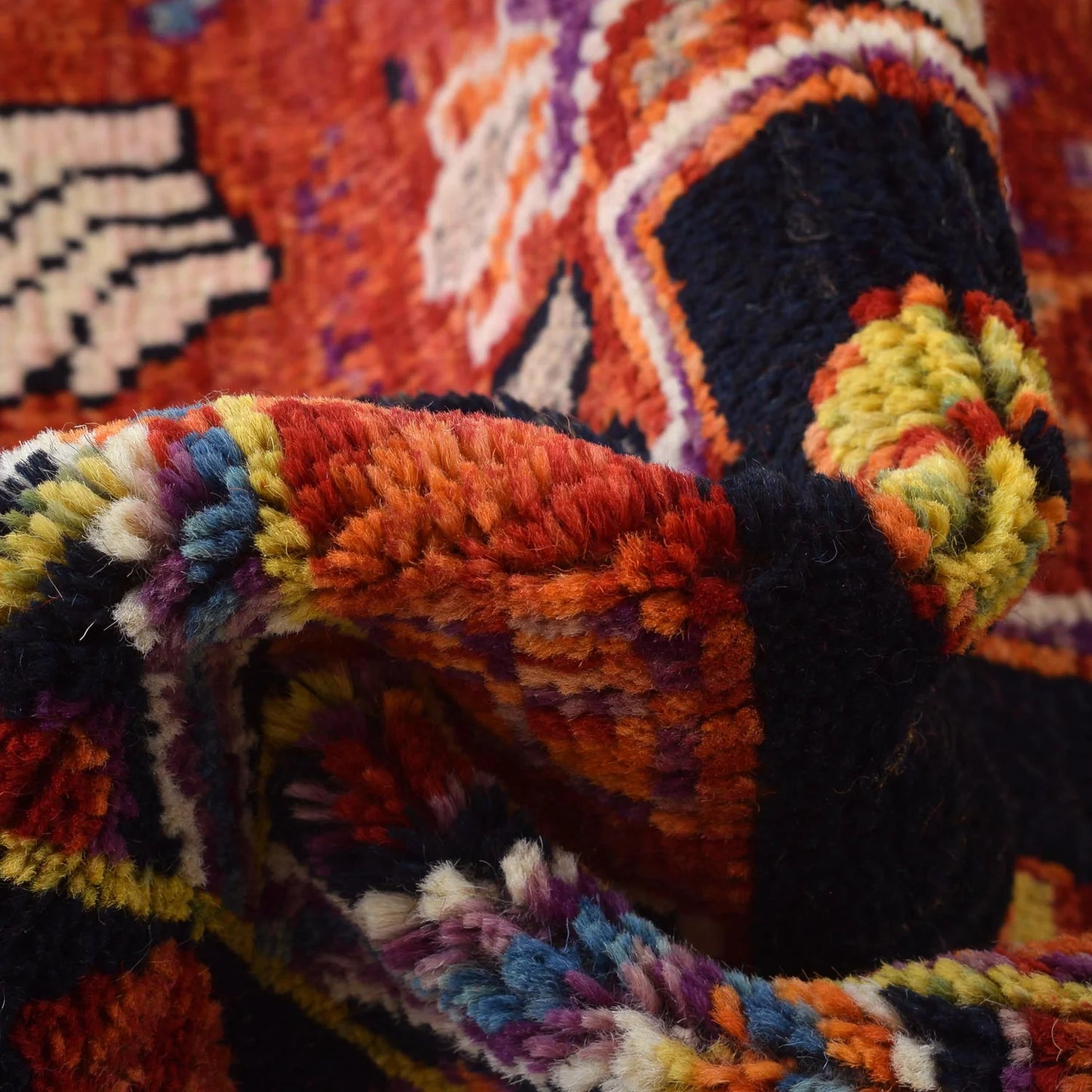 Handmade Sherazi Rug 5' 8" x 8' 0" (ft) - No .B29776