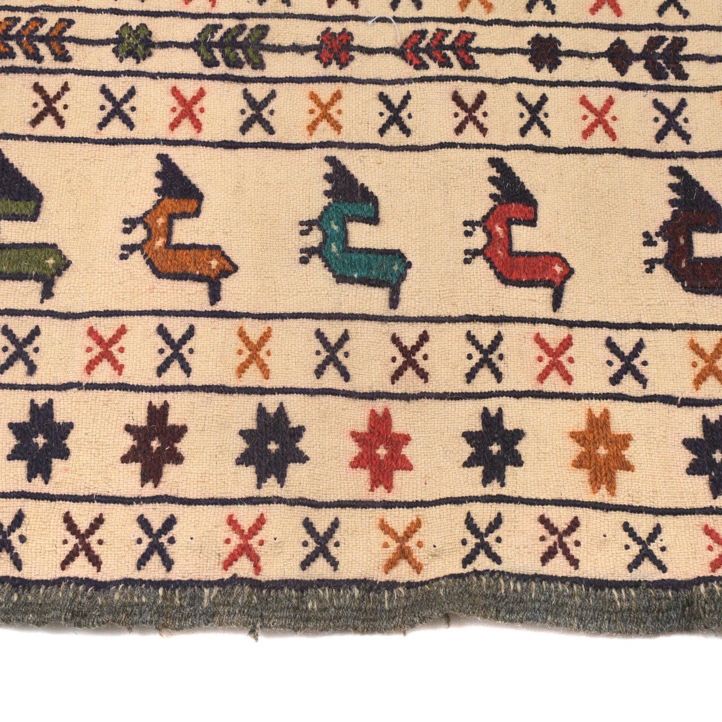 White Flat Weave Kelim 4' 6" x 5' 12" ft / 136 x 182 cm - No. B20012