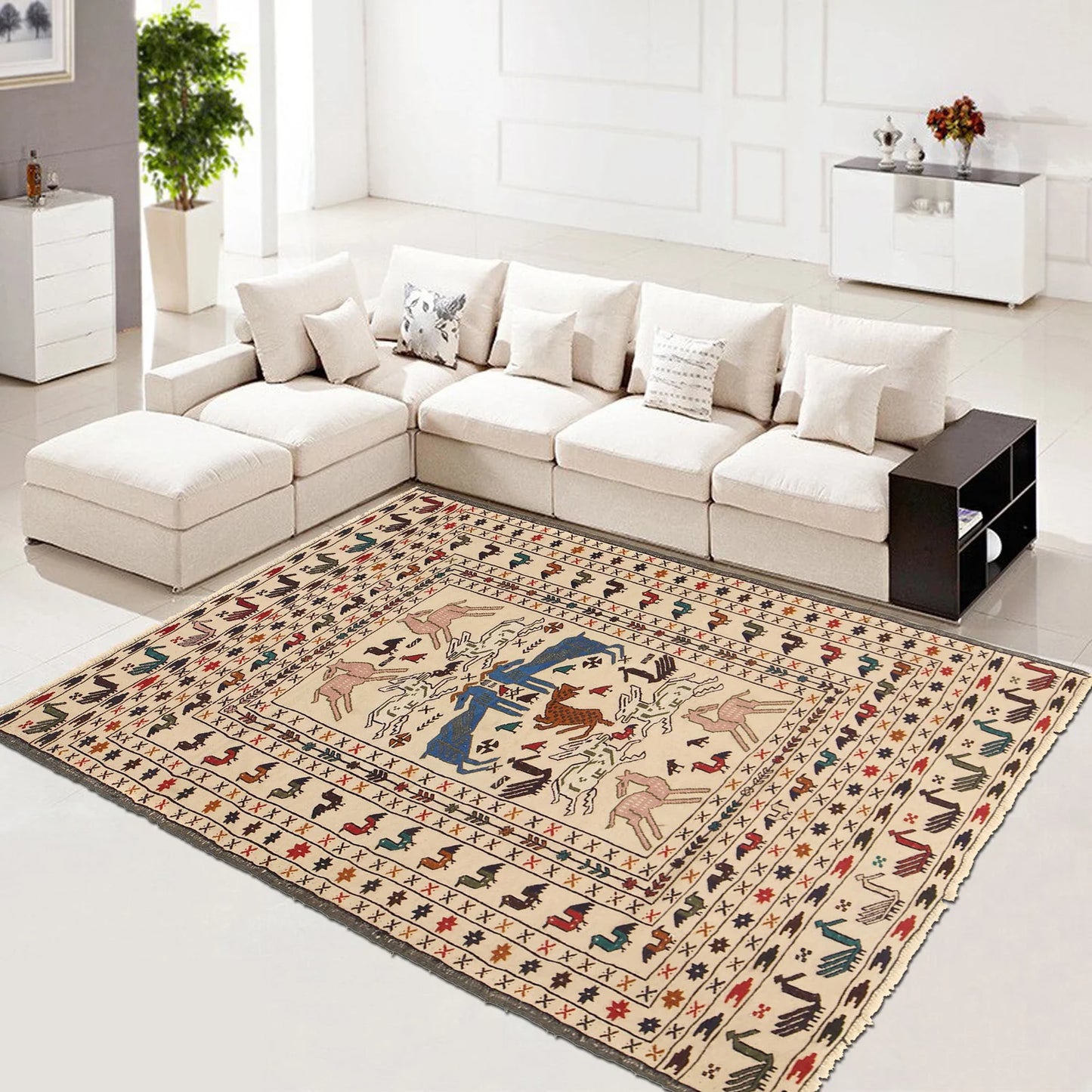 White Flat Weave Kelim 4' 6" x 5' 12" ft / 136 x 182 cm - No. B20012