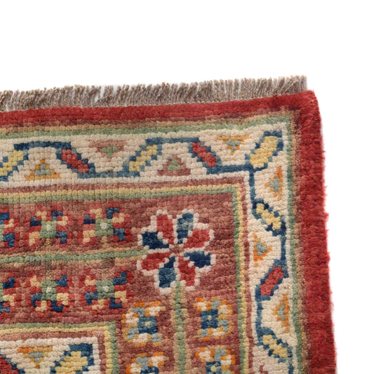 Persian Shirazi Design Carpet 5' 7" x 7' 7" ft / 170 x 232 cm - No. G27079
